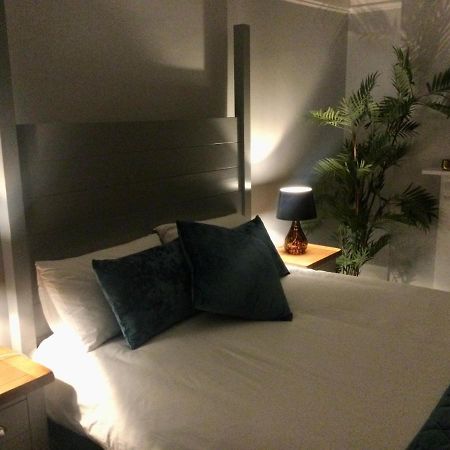Stylish Flat In Yeovil Somerset Esterno foto
