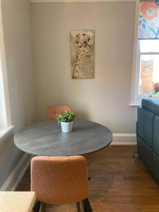 Stylish Flat In Yeovil Somerset Esterno foto