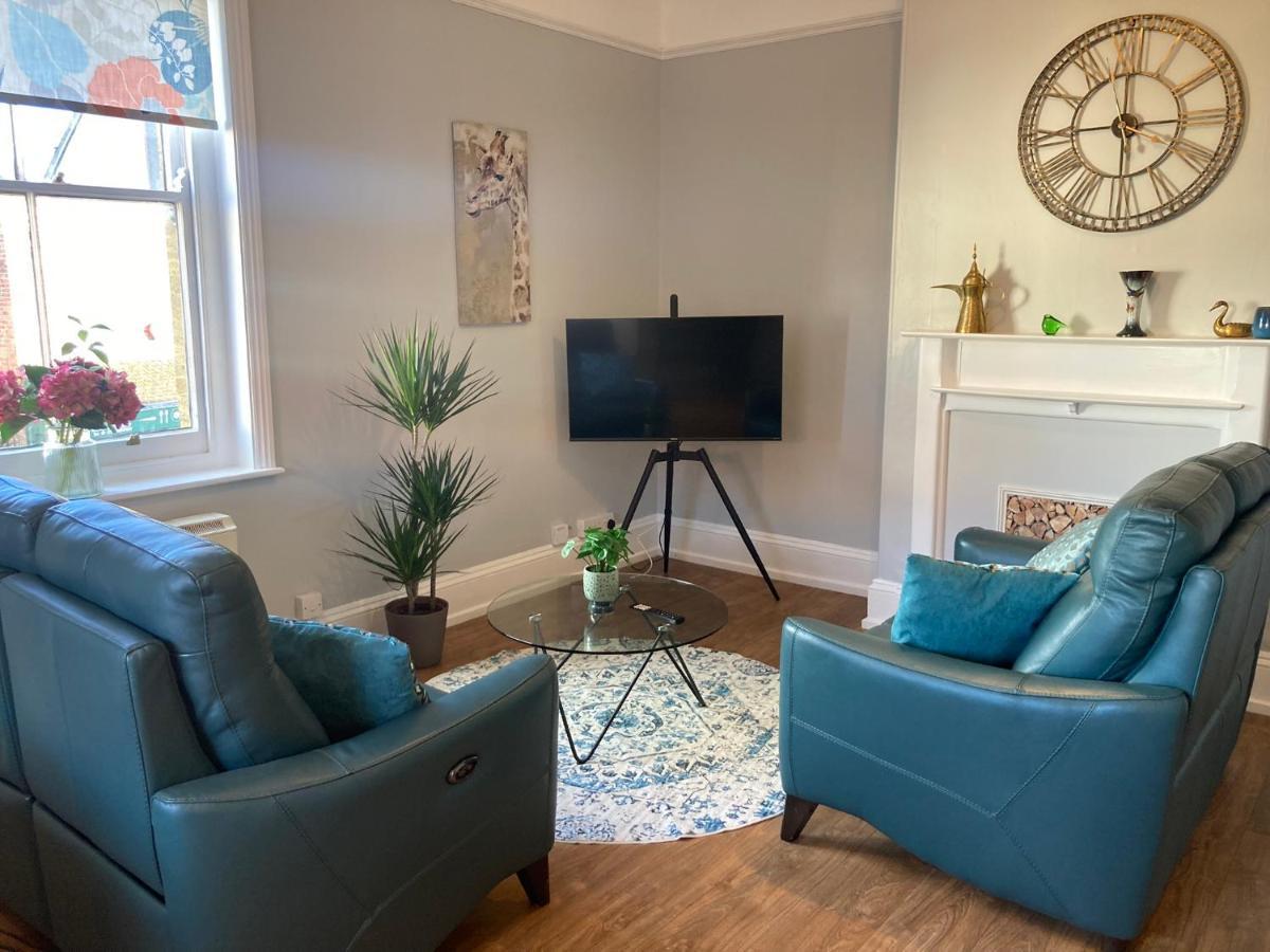 Stylish Flat In Yeovil Somerset Esterno foto